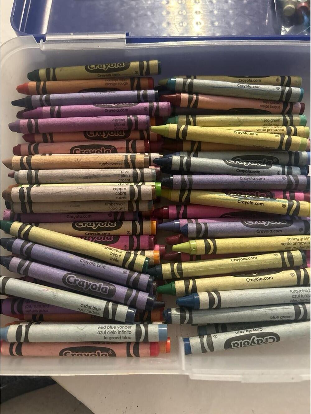 Lot of 83 Crayola Specialty Colors Wild Blue Yonder Pacific Blue Razzmatazz